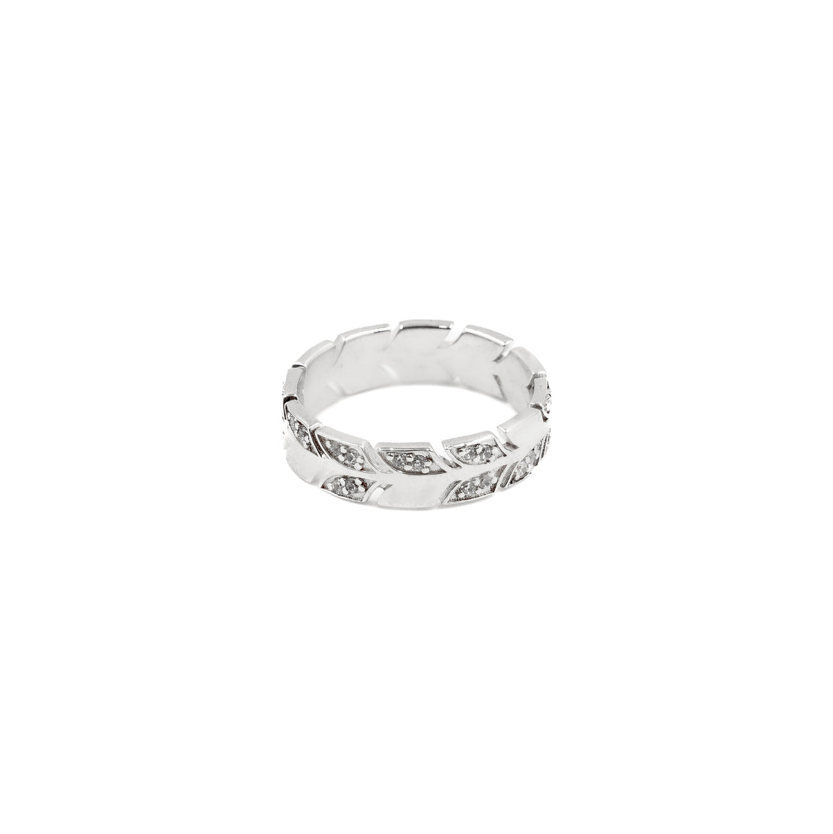 Leaf Ring in 925 silver with diamond details.
Close-up of silver ring with leaf design and diamonds.
Lab-grown diamond Leaf Ring for men and women.
Sterling silver Leaf Ring with CZ stones.
Elegant Leaf Ring with diamonds for women’s jewelry.