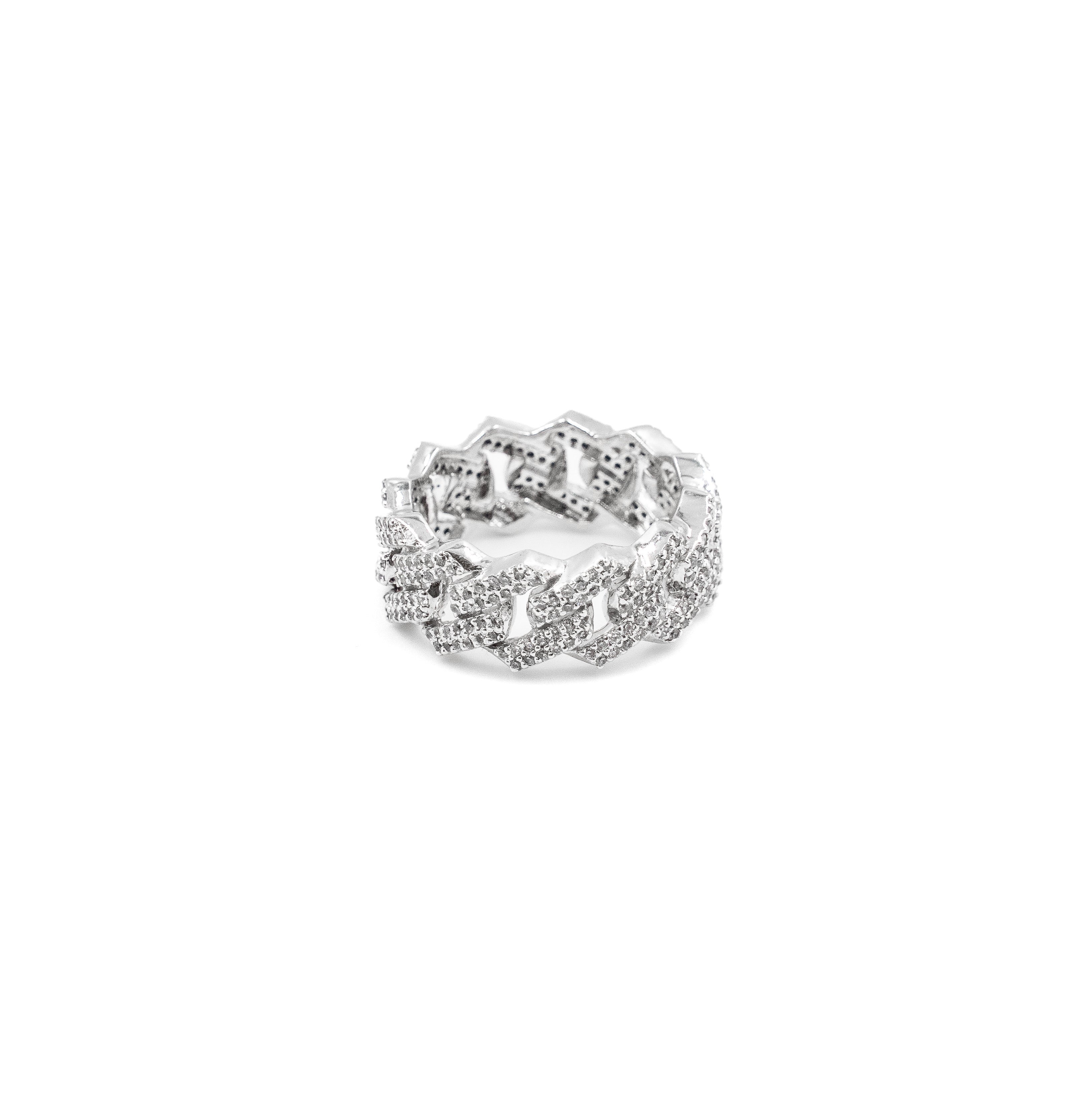 Miami Cuban Band in sterling silver with diamonds.
Lab-grown diamond Cuban band in 925 silver.
Close-up of Miami Cuban Band with CZ stones.
Stylish silver jewelry for men and women.
Iconic hip hop jewelry Miami Cuban Band.