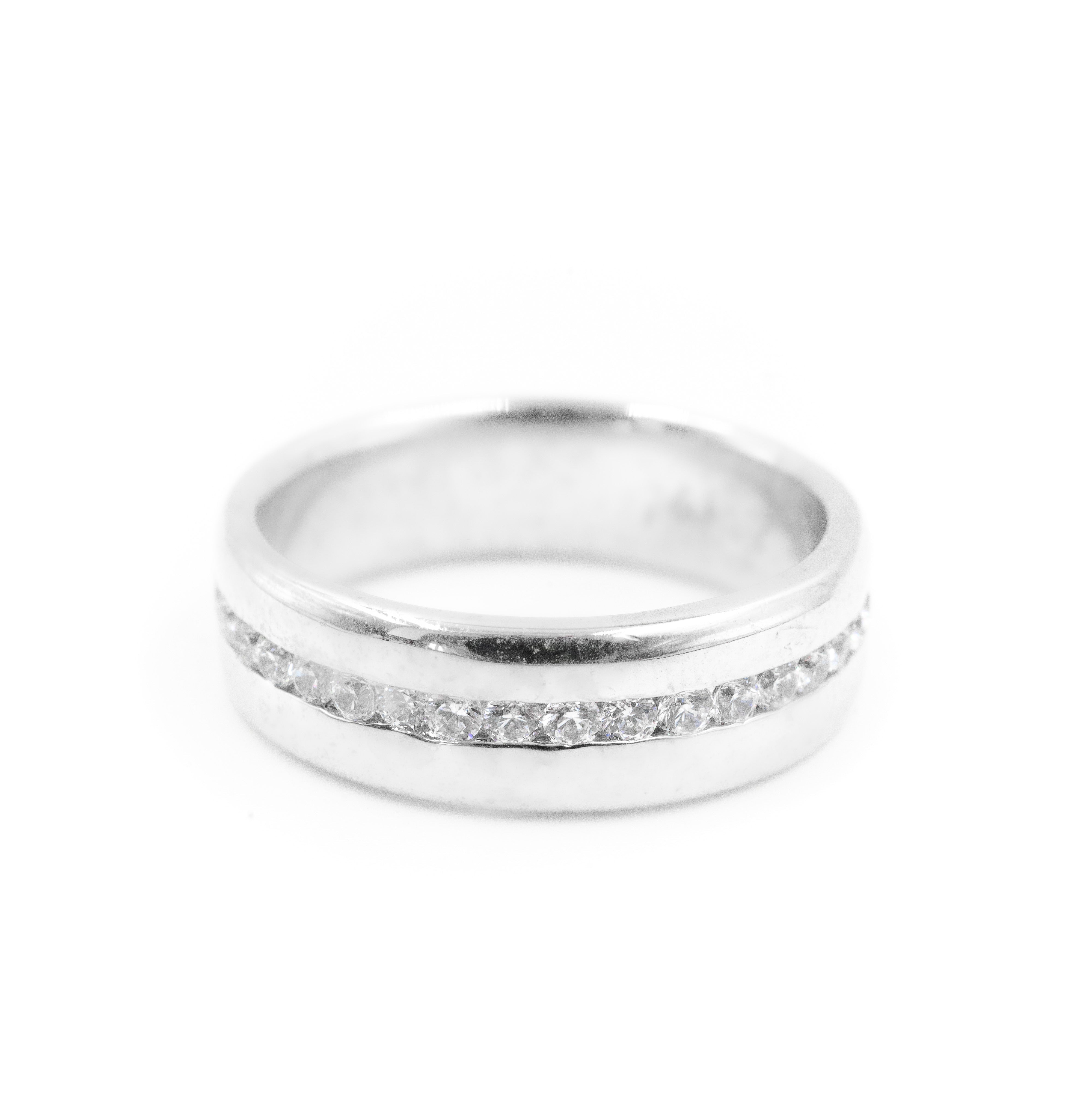 Single Diamond Band